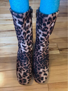 Anthropologie Silent D Bootiea! Animal Print! Size 38!!